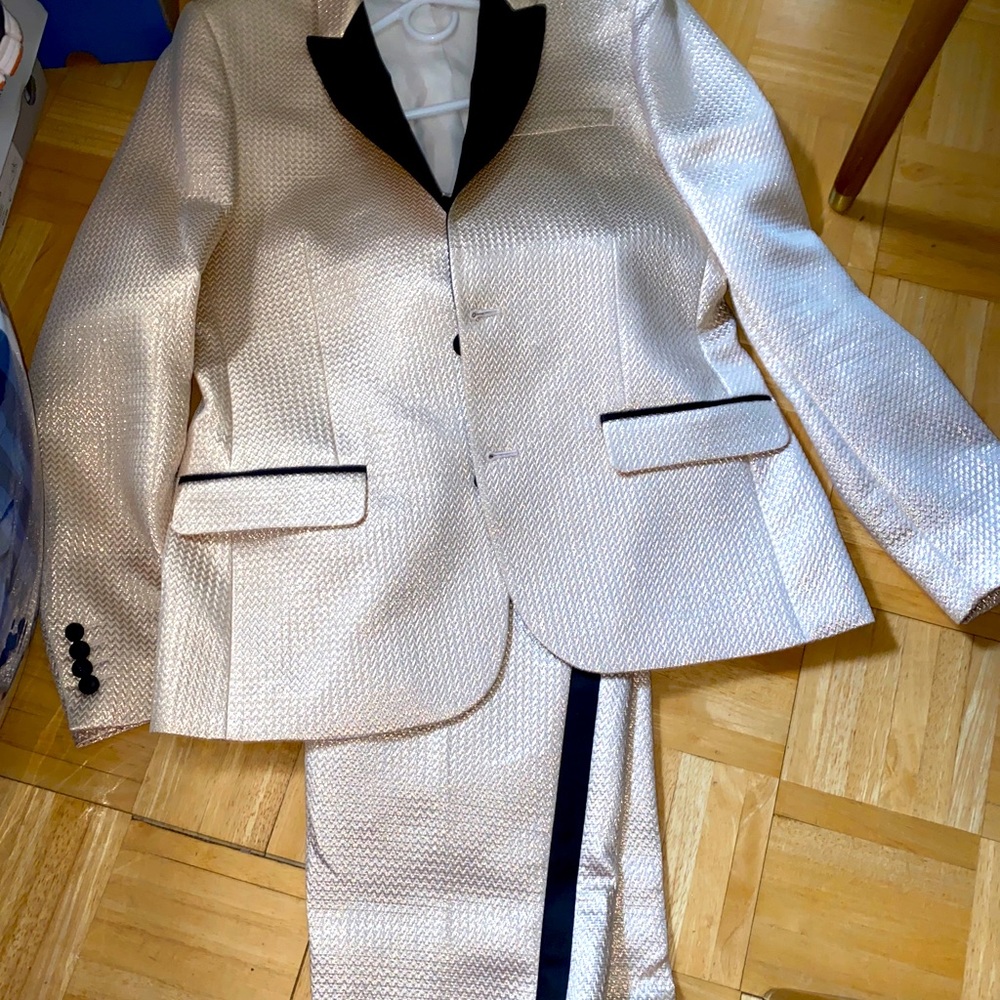 Luxury Champagne suit 40R, 32W34L slim fit
